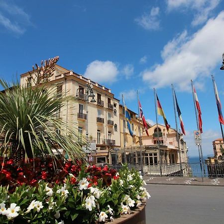 Апартаменти Piazza Tasso Max 1 Сорренто Екстер'єр фото