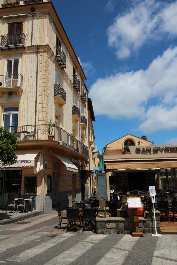 Апартаменти Piazza Tasso Max 1 Сорренто Екстер'єр фото